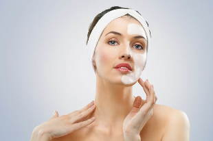 preparing-anti-aging-mask-for-the-face