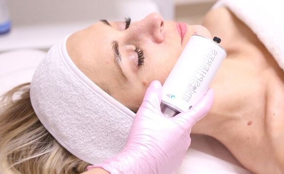 Endospheric Facial Therapy for a Refreshing Effect